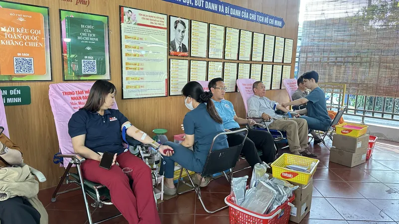 Phường Trung Mỹ Tây: Gần 200 người tham gia hiến máu tình nguyện