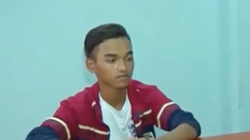 Lý Văn Giỏi khi đầu thú công an