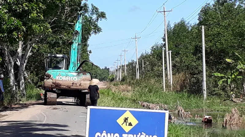 Cà Mau: Dự án đường Tắc Thủ vàm Đá Bạc hai lần gia hạn vẫn… chưa "về đích"