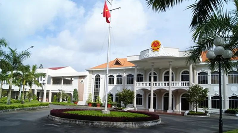 Vợ Chủ tịch UBND tỉnh Cà Mau không có tên trong danh sách tham gia hội chợ tại Nga