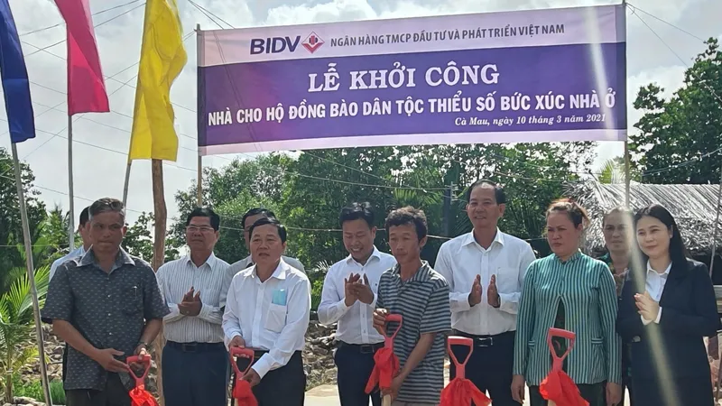 Cà Mau: Trao tặng 50 căn nhà trị giá 2,5 tỷ đồng cho hộ dân vùng đồng bào dân tộc thiểu số