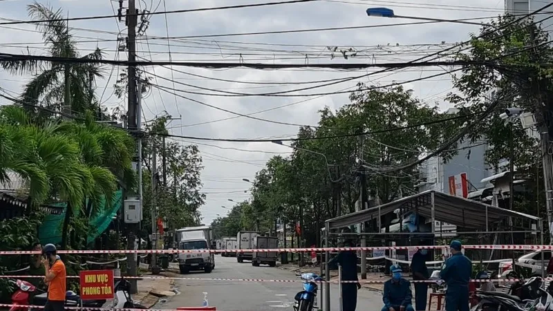 Khu vực doanh ngiệp thủy sản tạm thời bị phong tỏa khi phát hiện ca nhiễm Covid-19.