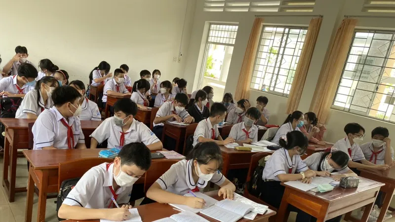 Học sinh Trường THCS Nguyễn Thị Minh Khai (TP Cà Mau, tỉnh Cà Mau) học trực tiếp tại trường