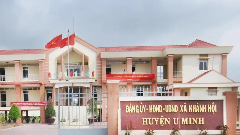 Cà Mau: Tạm đình chỉ cán bộ liên quan vụ “nhận dùm” tiền hỗ trợ thất nghiệp 