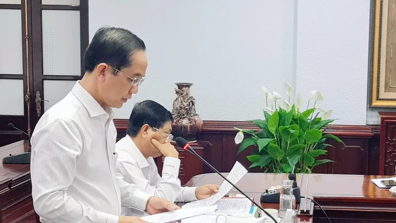 Trưởng ban Tổ chức Tỉnh ủy Bạc Liêu Hồ Thanh Thủy công bố quyết định
