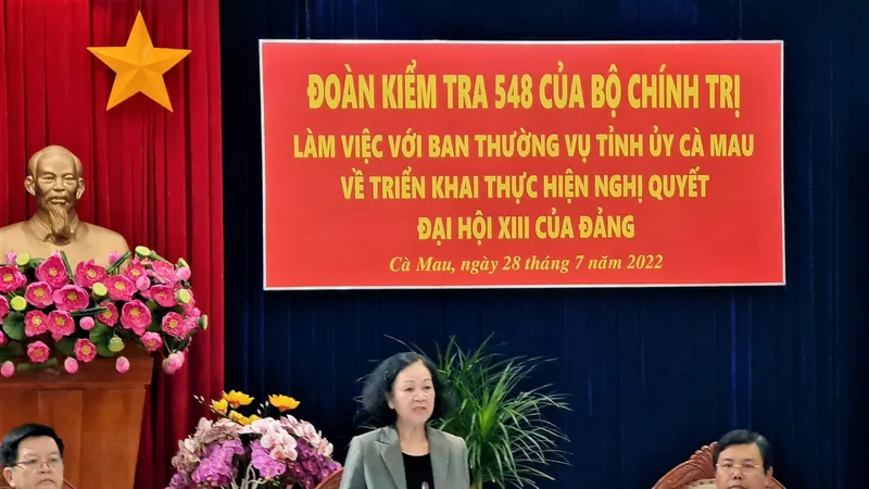 Ủy viên Bộ Chính trị, Bí thư Trung ương Đảng, Trưởng Ban Tổ chức Trung ương Trương Thị Mai tại buổi làm việc với Ban Thường vụ Tỉnh ủy Cà Mau