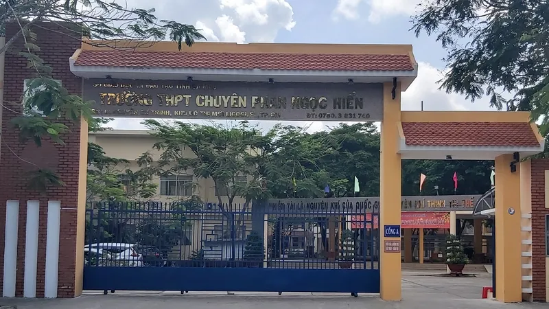 Cà Mau: Báo cáo vụ học sinh giỏi nhận điểm 0 môn tiếng Anh vì ngủ quên trong giờ thi tốt nghiệp