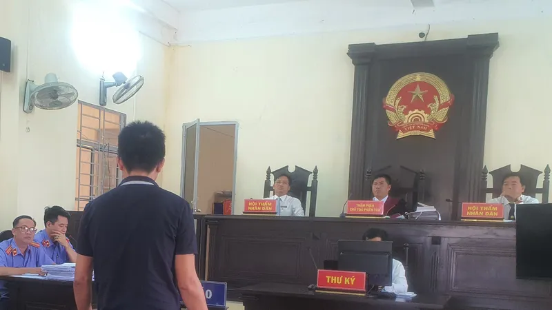 Cà Mau: Làm bản án giả, thư ký tòa án lĩnh 2 năm tù giam