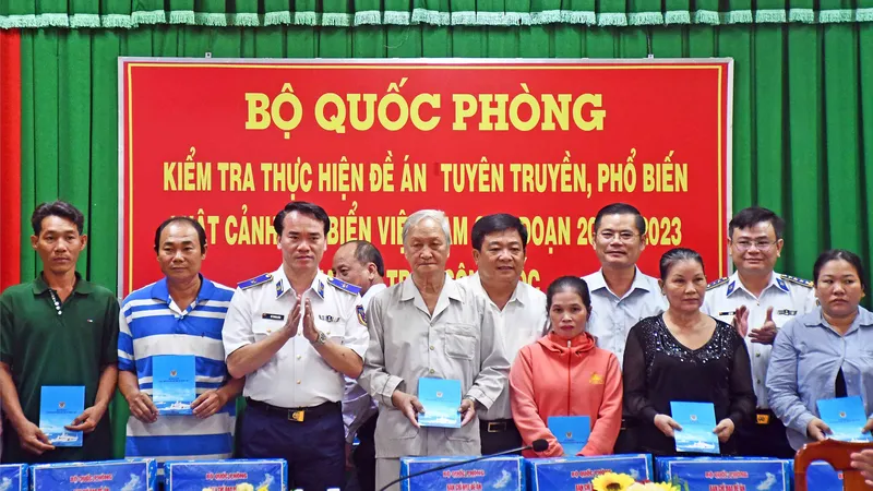 Đa dạng hình thức tuyên truyền Luật Cảnh sát biển Việt Nam 