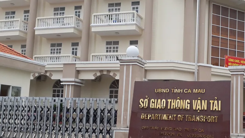 Buộc thôi việc Phó Chánh Thanh tra Sở GTVT Cà Mau vì sử dụng bằng không hợp pháp