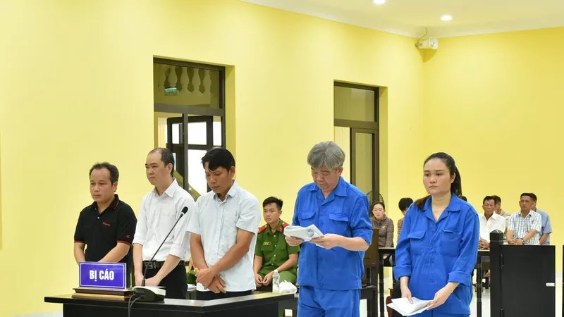 Nguyên Giám đốc VQG Mũi Cà Mau lãnh 21 năm 6 tháng tù về tội lập quỹ trái phép và tham ô tài sản