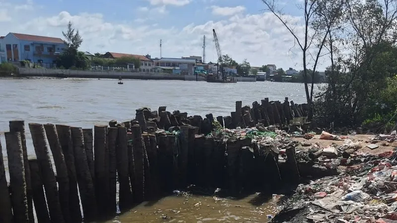 Bạc Liêu: Công bố tình huống khẩn cấp về sạt lở ven sông trên địa bàn thị xã Giá Rai