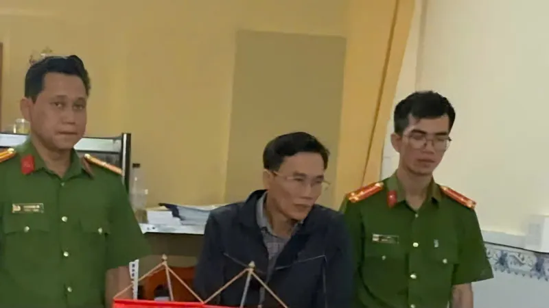 Cà Mau: Bắt Phó trưởng Phòng Tài nguyên - Môi trường huyện Đầm Dơi