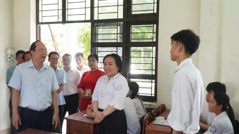 Bí thư Tỉnh ủy Cà Mau Nguyễn Hồ Hải: Tăng cường giáo dục đạo đức và kỹ năng sống cho học sinh