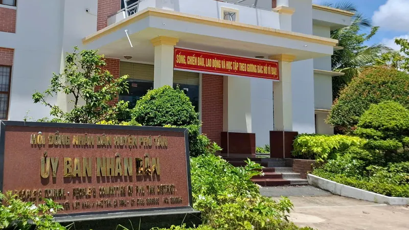 Sắp giải thể vẫn xuất ngân sách đi học tập kinh nghiệm 