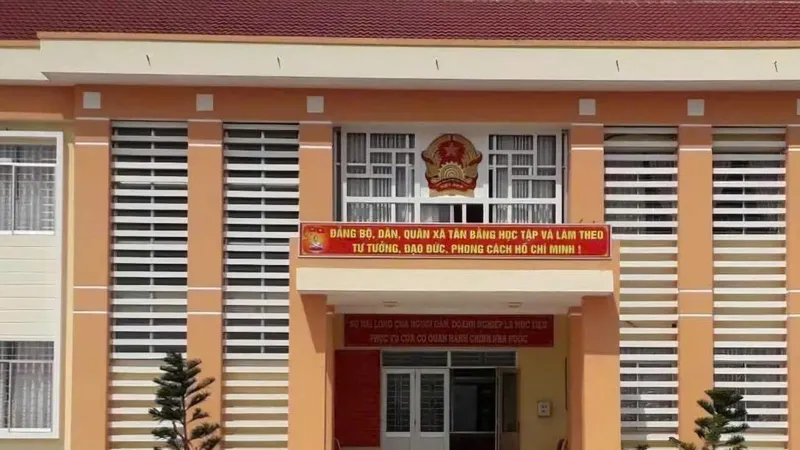 Cà Mau: Phê bình một Đảng ủy xã đi học tập kinh nghiệm trong ngày làm việc