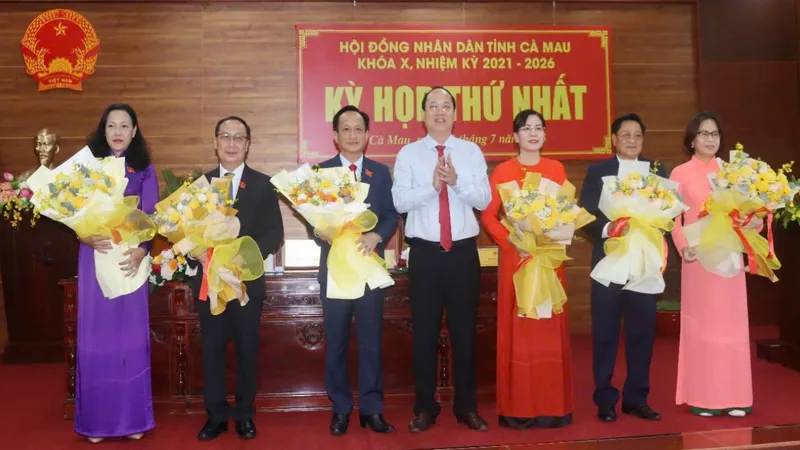 HĐND tỉnh Cà Mau tổ chức kỳ họp thứ nhất, công bố các quyết định về công tác cán bộ