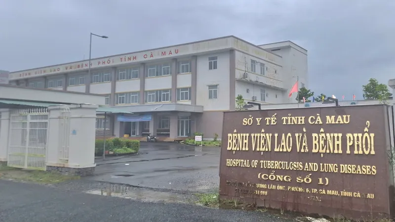 Thu không đủ chi, nhiều cơ sở y tế ở Cà Mau nợ lương, nợ tiền nhà cung cấp thuốc