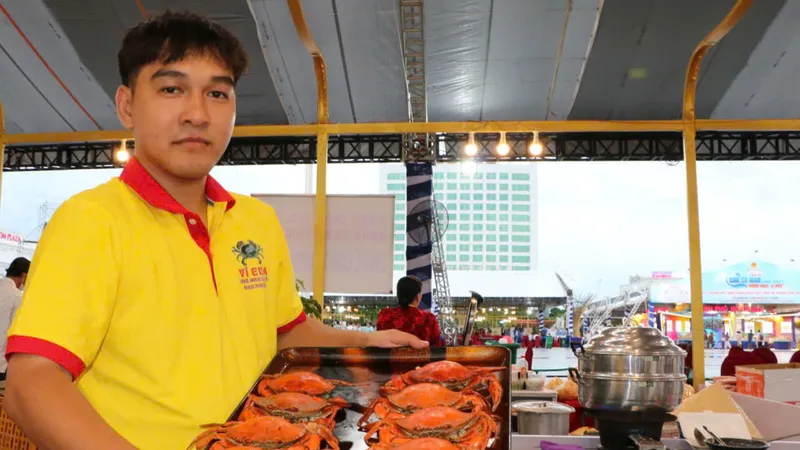 Cua Cà Mau kết hợp đặc sản các địa phương tạo nên nhiều món ăn mới lạ, hấp dẫn 