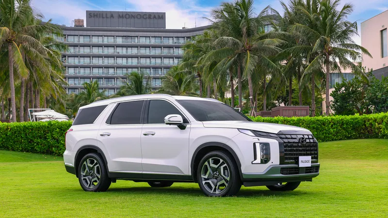 Liên doanh ô tô Hyundai Thành Công Việt Nam Ra mắt thị trường 2 mẫu xe Palisade và Custin