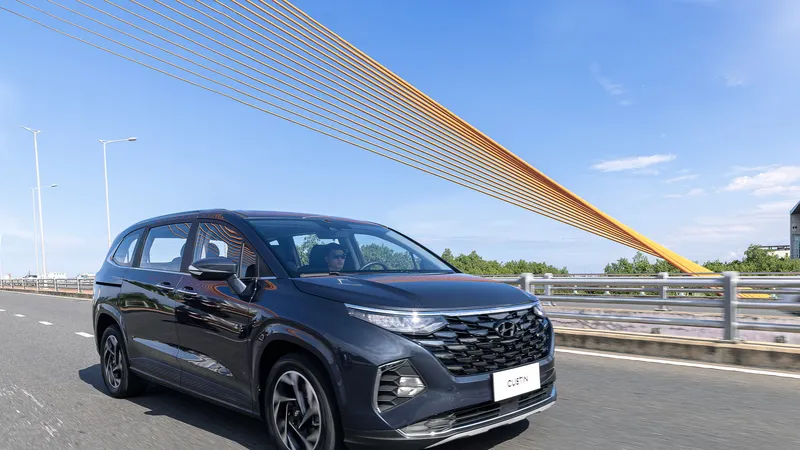 Hyundai Custin - Xe đẹp, tiện nghi và an toàn