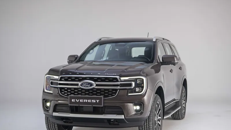 Ford Everest Platinum - Phiên bản cao cấp nhất dòng Everest: Chính thức ra mắt tại Việt Nam, nâng tầm vị thế phân khúc SUV