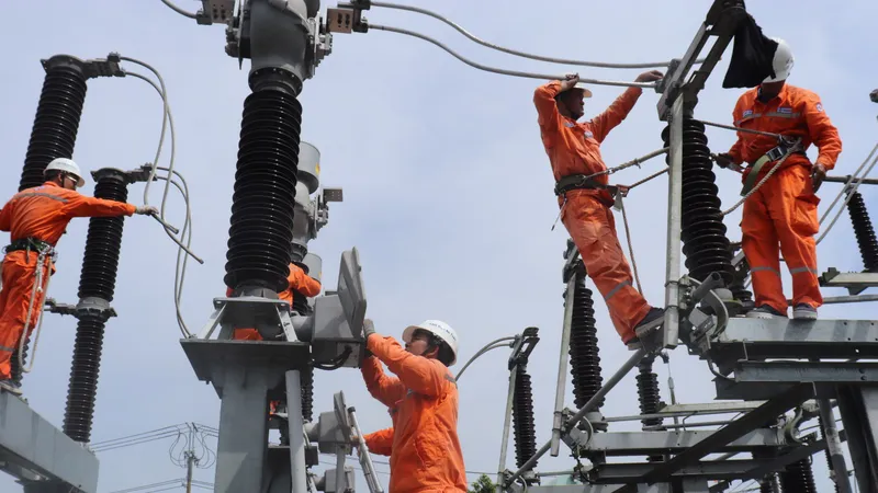 Tổng Giám đốc và Ban thường vụ Công đoàn EVNSPC kêu gọi toàn thể CBCNV EVNSPC tích cực hưởng ứng, tham gia phong trào Thi đua với tinh thần xung kích và trách nhiệm cao nhất