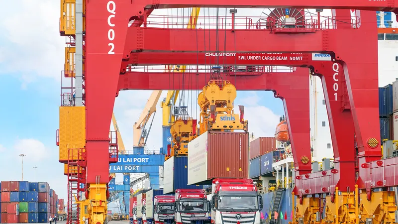 Cảng quốc tế Chu Lai đưa vào khai thác đến 5 vạn tấn, đầu tư trang thiết bị nâng cao năng lực khai thác hàng hóa, sẵn sàng đón tàu lớn