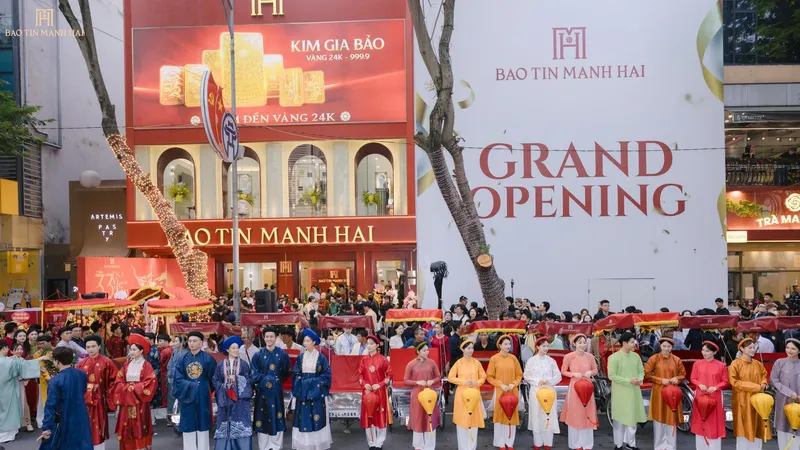 Bảo Tín Mạnh Hải trong Lễ khai trương Cửa hàng 18 Ngô Quyền, phường Cửa Nam, Tp Hà Nội và Kỷ niệm 33 năm thành lập