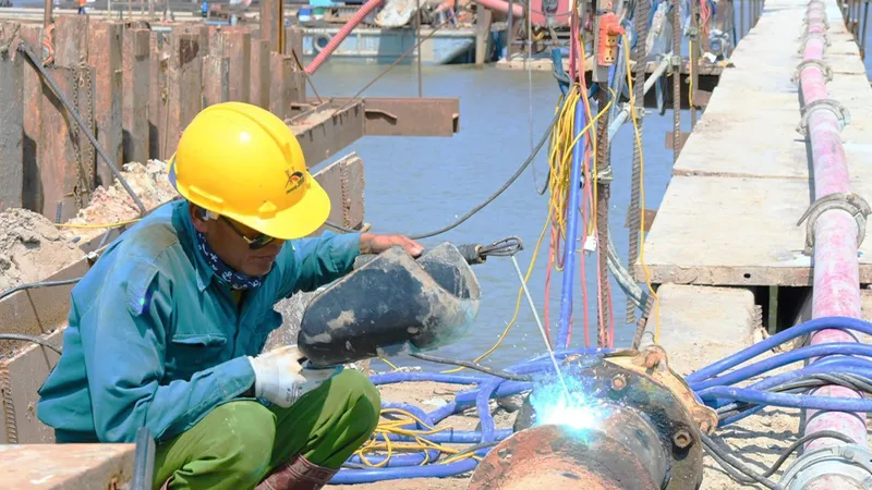 Thi công xuyên lễ 2-9 để đảm bảo tiến độ cầu Rạch Miễu 2