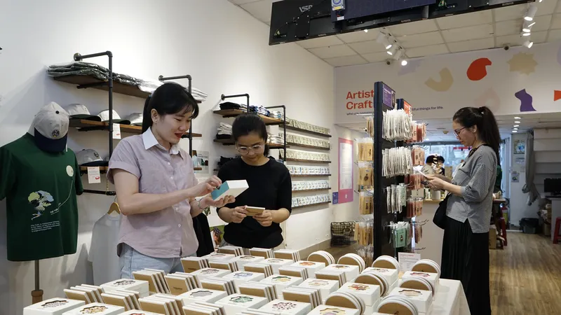 Mỗi cửa hàng của Thương xá TAX là một điểm đến ấn tượng đối với khách du lịch trong và ngoài nước