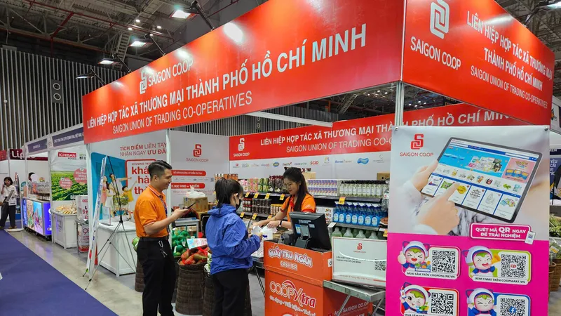 Gian hàng của Saigon Co.op tại hội chợ thu hút nhà nhập khẩu