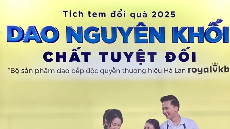 Khách hàng đổi tem lấy bộ dao bếp RoyalVKB