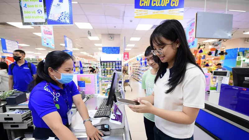 Khách hàng thành viên của Saigon Co.op đều được nhận quà tết