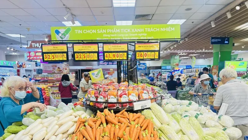Khu sản phẩm gắn nhãn “Tick xanh trách nhiệm” tại siêu thị được người tiêu dùng đón nhận