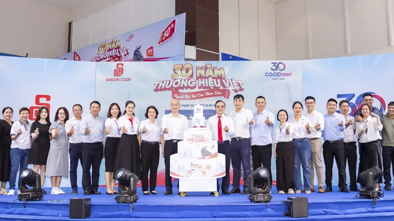 Lãnh đạo Saigon Co.op khởi động chương trình mừng sinh nhật 30 năm thành lập hệ thống siêu thị Co.opmart