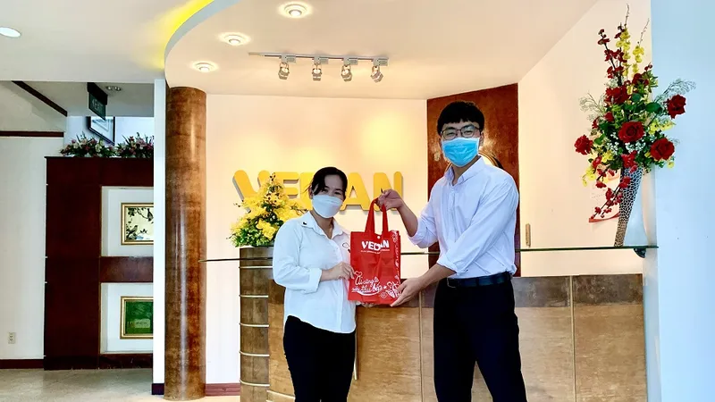 Vedan Việt Nam tặng quà cho con em CB-CNV nhân ngày Quốc tế thiếu nhi 1-6
