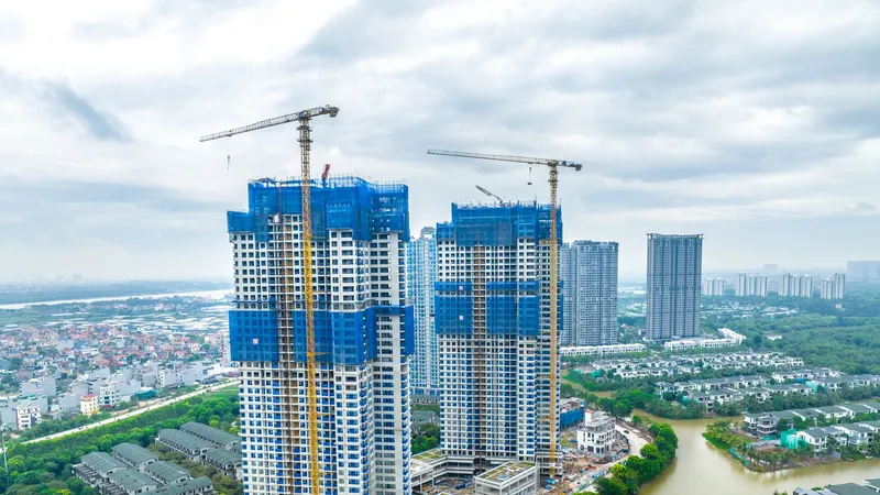 Hòa Bình cất nóc vượt tiến độ CT05A