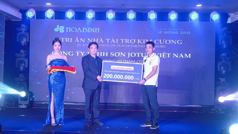 Hoa Binh Charity Golf Tournament 2022 gây quỹ hơn 2 tỷ đồng cho giáo dục
