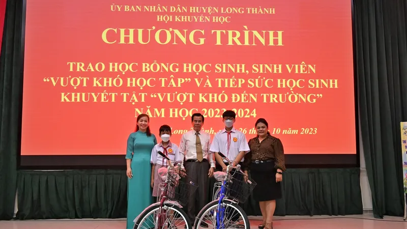Vedan Việt Nam trao học bổng cho Học sinh - Sinh viên Huyện Long Thành -Năm học 2023-2024