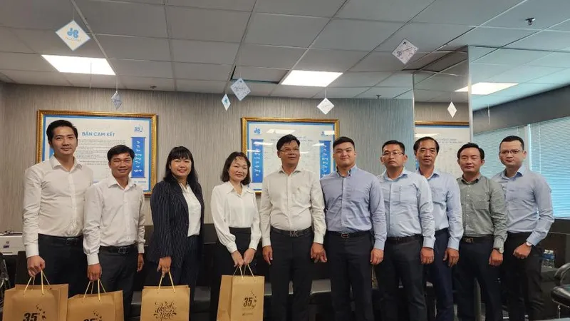 Tập đoàn Xây dựng Hòa Bình đón tiếp ban lãnh đạo Tập đoàn Trung Nguyên