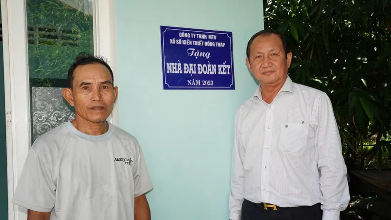 Công ty TNHH MTV Xổ số kiến thiết Đồng Tháp trao 20 căn nhà Đại đoàn kết tại huyện Tam Bình, tỉnh Vĩnh Long
