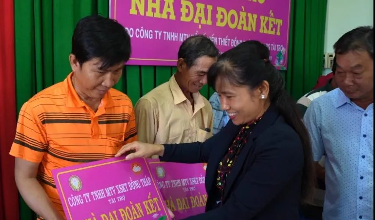 Công ty TNHH MTV XSKT Đồng Tháp trao 21 căn nhà Đại Đoàn kết tại huyện Lai Vung, tỉnh Đồng Tháp