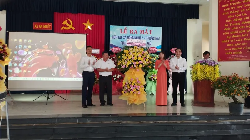 Ra mắt hợp tác xã nông nghiệp - thương mại - dịch vụ An Phú
