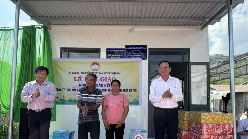 Công ty XSKT Đồng Tháp cùng Công ty XSKT Ninh Thuận trao 10 căn nhà cho các hộ nghèo tại huyện Thuận Bắc - tỉnh Ninh Thuận