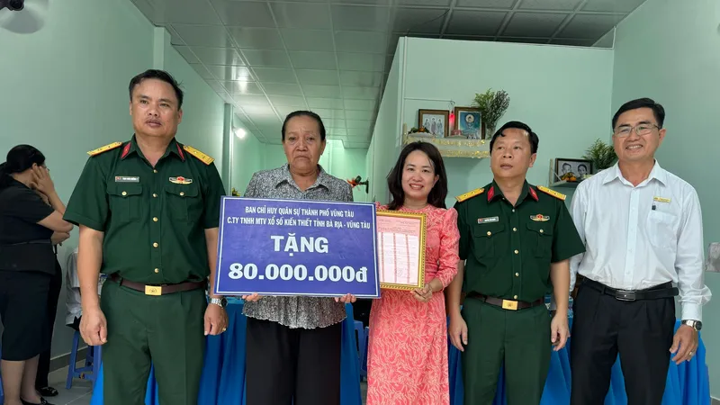 Công ty XSKT tỉnh Bà Rịa - Vũng Tàu trao nhà “Đoàn kết quân, dân”