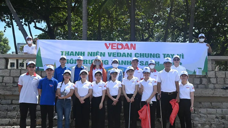 CB-CNV Công ty Vedan Việt Nam tham gia “Nhặt rác bảo vệ môi trường” tại bãi biển Vũng Tàu