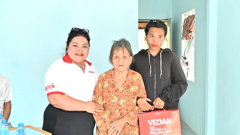 Công ty Vedan Việt Nam: Trao tặng nhà Đại đoàn kết, thắp sáng hy vọng cho cụ bà neo đơn