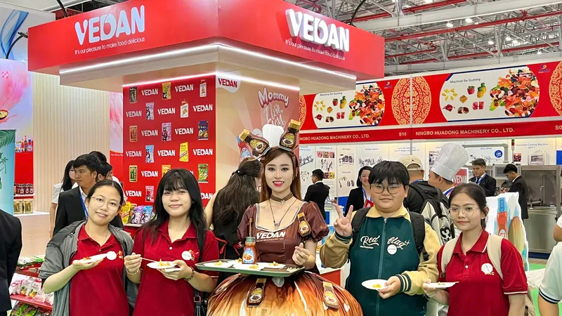 Vietfood & Beverage 2025: Vedan ra mắt sản phẩm mới, thu hút nhiều khách tham quan