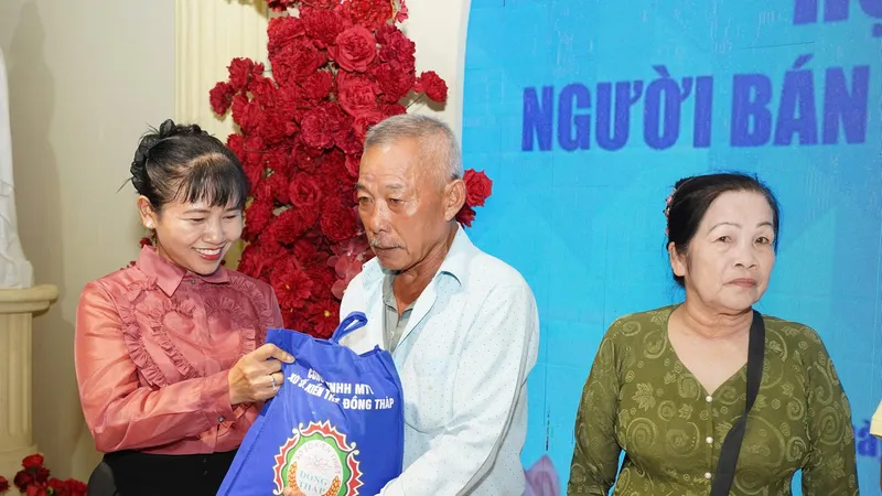 Công ty Xổ số kiến thiết Đồng Tháp tổ chức tất niên cho 250 người bán vé số 